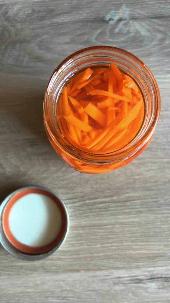 Vietnamese Quick Pickled Carrots