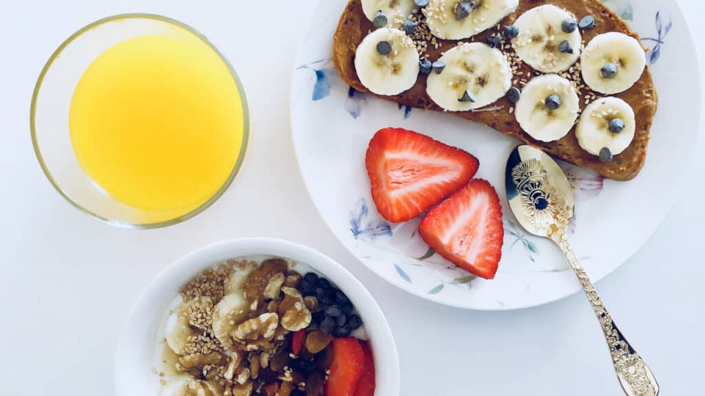 vegan-breakfast-ideas-recipes-cover