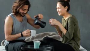 drinking-coffee-couple