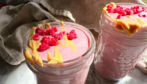 raspberry peanut butter protein smoothie