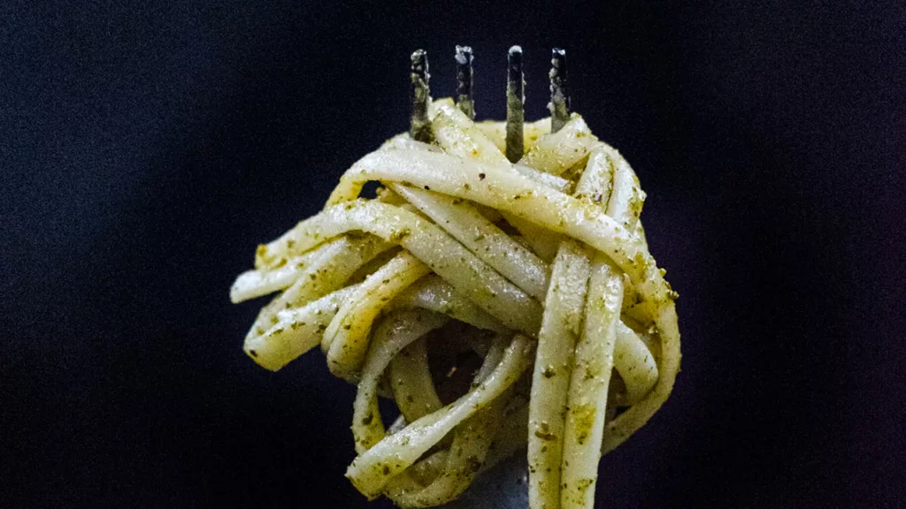 pesto-pasta-on-fork