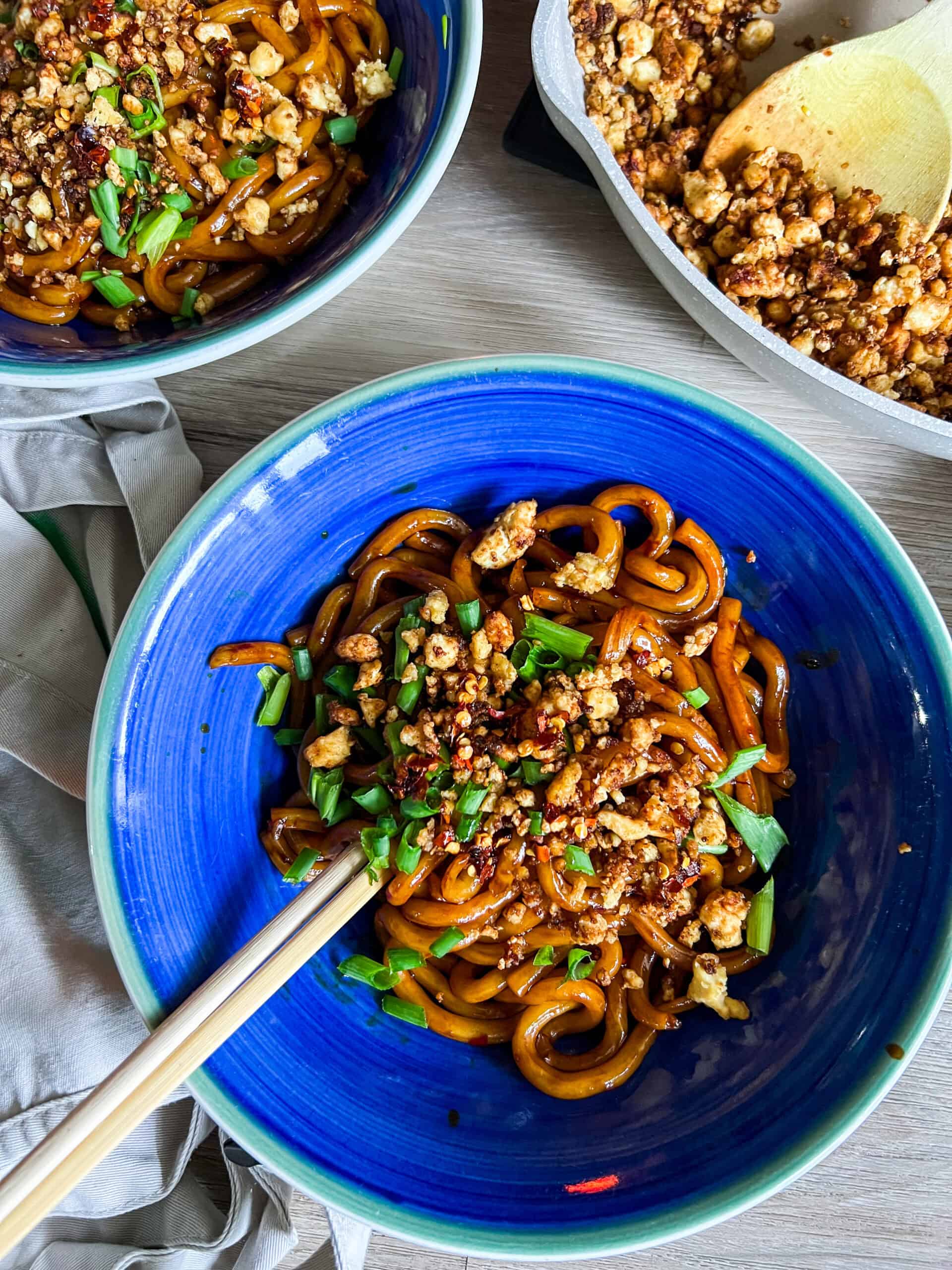 15 Minute Garlic Chili Noodles With Crispy Tofu | Essy Cooks