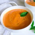 vegan tomato soup with roasted tomatos