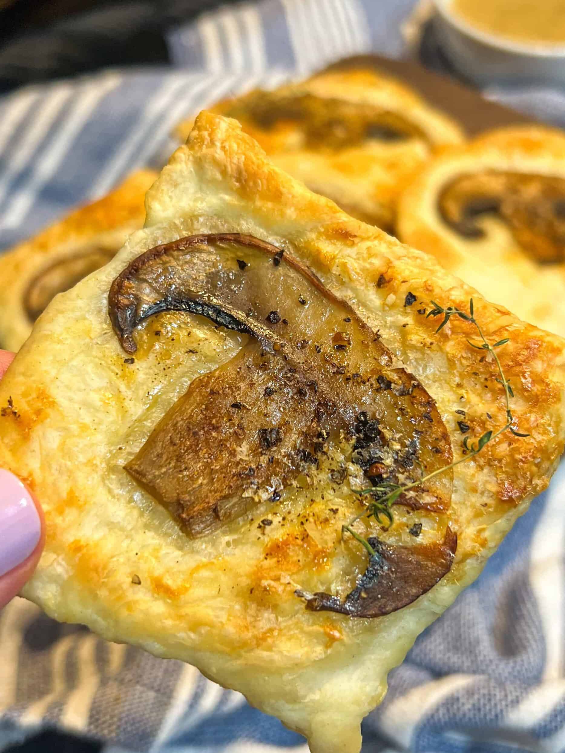 mushroom tarts with puff pastry