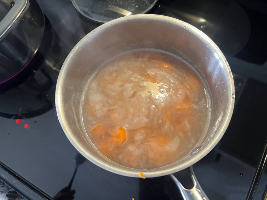 cooking carrots in pot