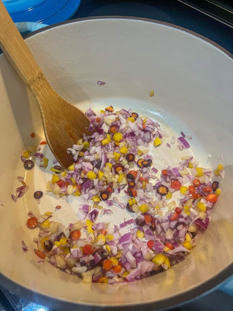 carrots and onion in dutch oven cooking