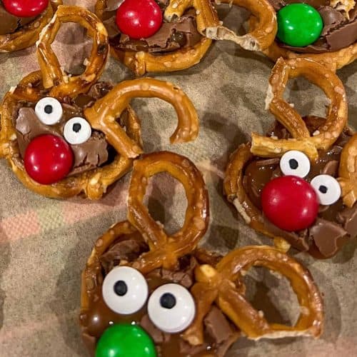 pretzel reindeer rolo treats